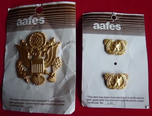 US Army Officers Cap Badge with Warrant Officer Collar dogs x 2