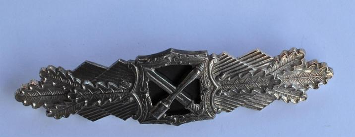 WW2 German Close Combat Clasp in Silver in the 1957 variation