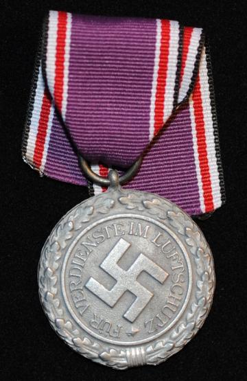 WW2 German Luftschutz Service Medal